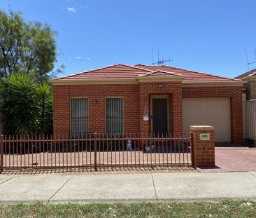 11 Lloyd Street, East Bendigo - Photo 2