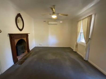 Charming home in Gipps Street. - Photo 3