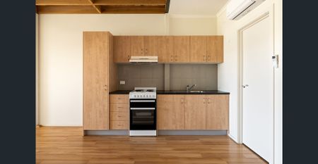 Tidy 2-Bedroom Coastal Unit for Rent – Rosebud - Photo 5