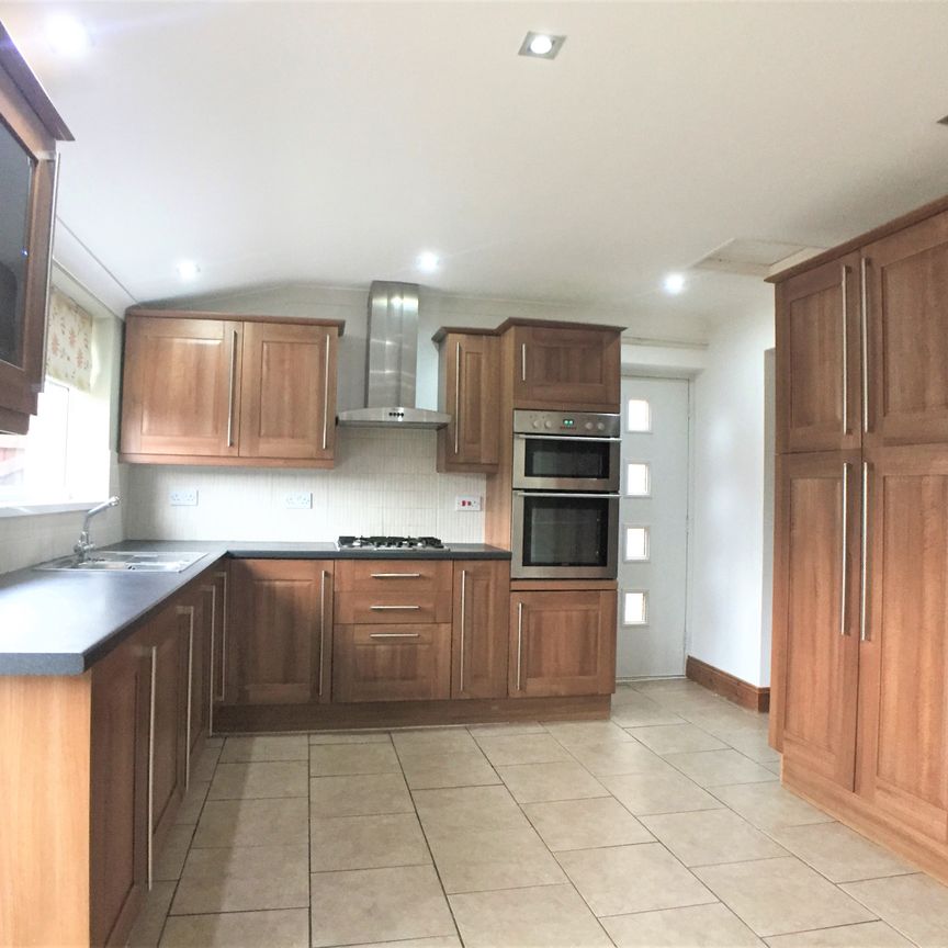 4 bedroom semi-detached to rent Priory Avenue, Swavesey - Photo 1