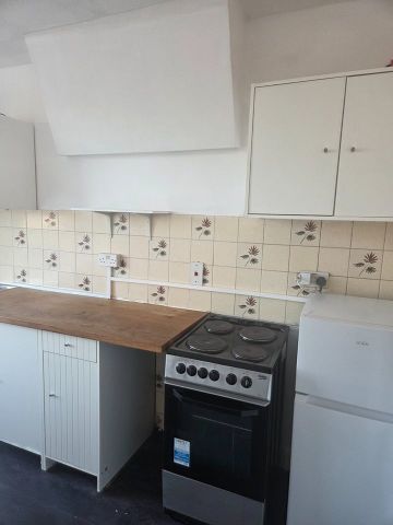 Studio Flat, Hampden Road, N8 - Photo 3