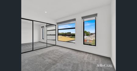 Stylish Four Bedroom home with two living areas! - Photo 2