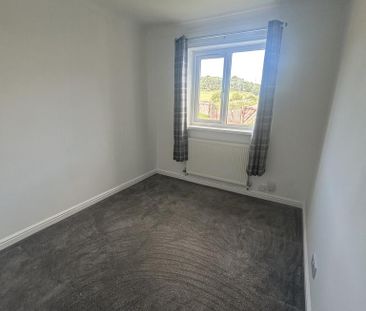 2 bedroom semi-detached bungalow to rent - Photo 2