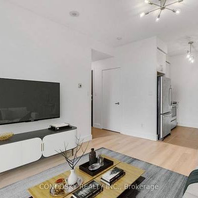 Burnhamthorpe/Confederation Beautifully Renovated 1Bdrm Modern Elegan - Photo 3