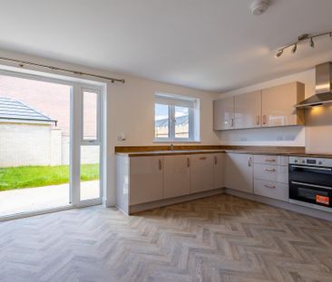 5 bedroom semi-detached house to rent - Photo 2