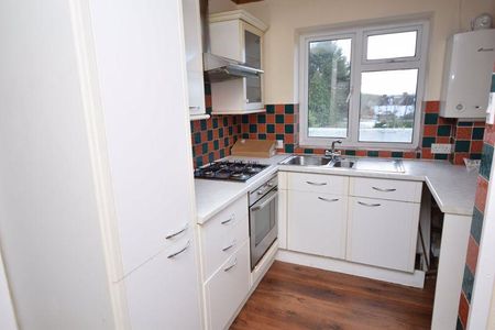 2 bedroom maisonette to rent - Photo 2