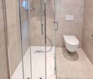 New 2.5-room apartment – Attic Splendid view of the Alps and the lake - Photo 5