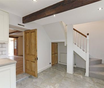 2 bedroom semi-detached house to rent - Photo 6