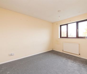 4 bed House - Detached To Let - Photo 4
