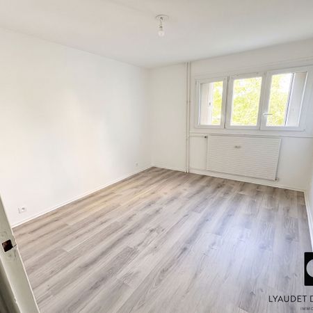 Location Appartement 3 pièces 74m² - Photo 4