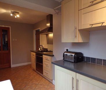 4 bedroom detached house to rent - Photo 4