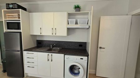 Fully furnished 1 bedroom flat - Photo 2