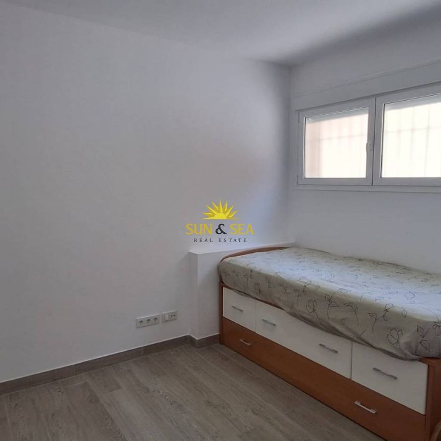 1-BEDROOM APARTMENT FOR RENT IN THE CENTER OF ALICANTE - Photo 1