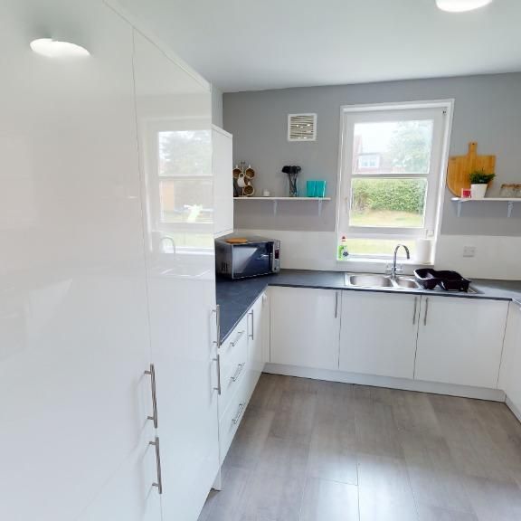 1 bedroom in a house share to rent - Photo 1