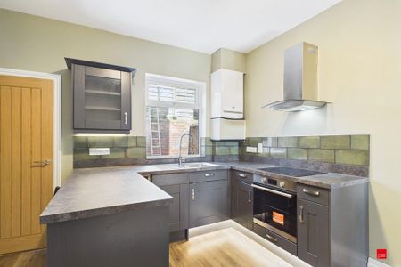 2 bedroom semi-detached house to rent - Photo 4