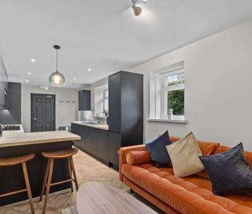 Ermington Terrace Room 9 - Photo 2