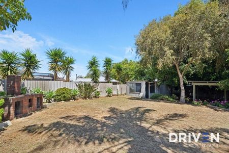 Spacious Family Home With Recent Renovations! - Photo 4