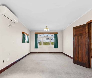 Location, location, location - Photo 1