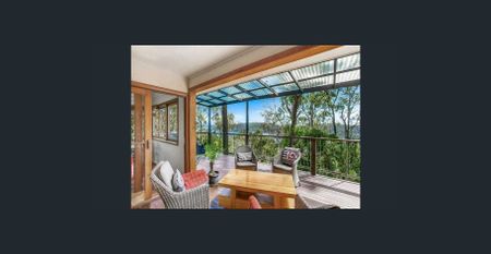 2 Bedroom Upper Duplex with Pittwater Views - Photo 2