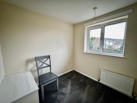 3 bedroom detached house to rent - Photo 2