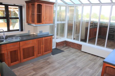 Eastland Close, Attleborough, NR17 2RB - Photo 5