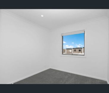 82 Carnival Boulevard, Berwick, Vic 3806 - Photo 5