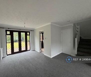 3 bedroom semi-detached house to rent - Photo 6