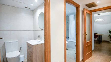 2 room luxury Flat for rent in Valencia - Photo 4