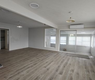 Property Management37 Cobham Crescent, Kelston - House for Rent - Photo 2