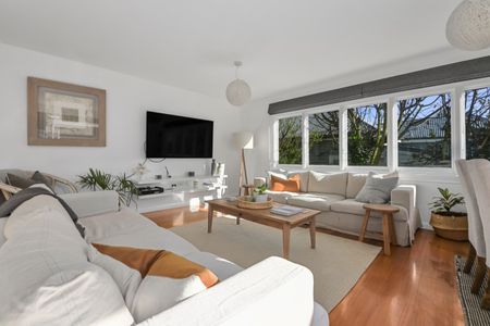 Stunning Federation Home - Photo 3