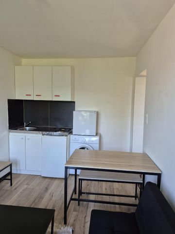 Location Appartement 2 pièces 21m² FOURMIES 59610 - Photo 3