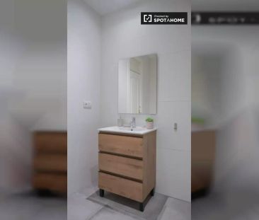Room for rent in 7-bedroom apartment in Madrid - Foto 6