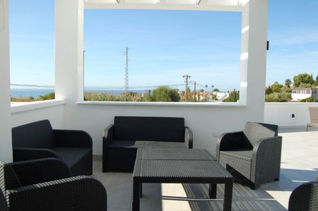 Modern three bedroom detached villa for winter rent situated in Nerja - Photo 5