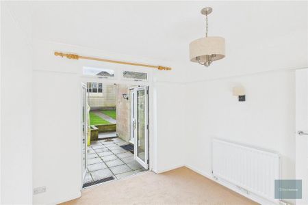 3 bedroom semi-detached house to rent - Photo 2