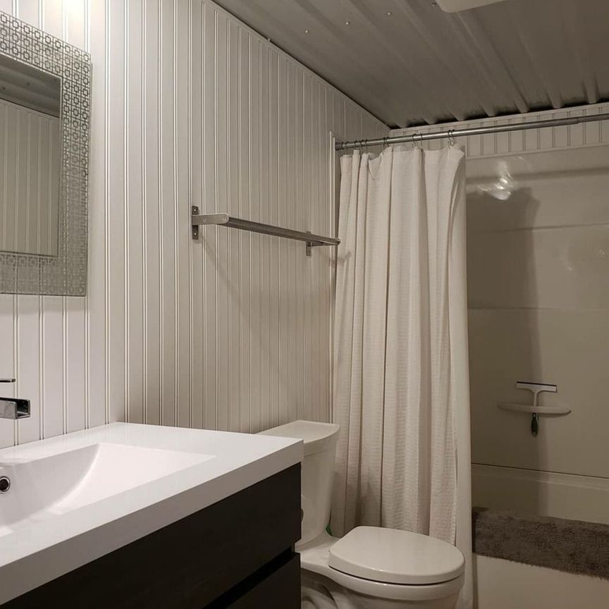 For Lease - 341 Queensville Side Road, East Gwillimbury, Ontario - Photo 1