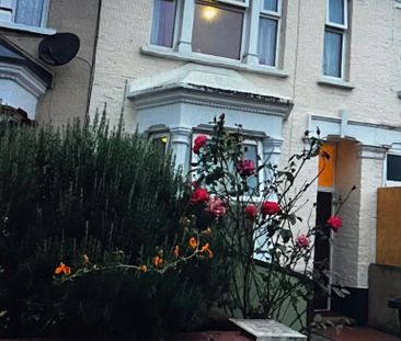 5 bedroom property to rent - Photo 4