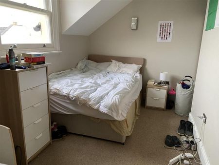 3 bedroom flat to rent - Photo 5