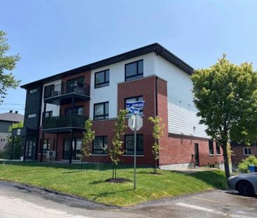 Beaux 4 1/2 NEUFS, quartier tranquille, dès maintenant; Rue Armand - Photo 3