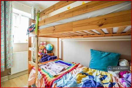 2 bedroom semi-detached house to rent - Photo 5