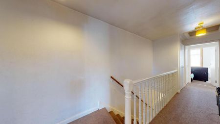 2 bedroom ground floor flat to rent - Photo 3
