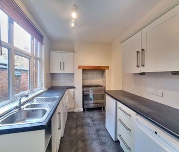 4 bedroom terraced house to rent - Photo 6