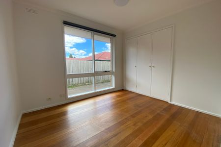 Welcome to 16 Eastern Street, a beautifully renovated family home. - Photo 5