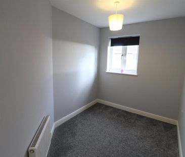 3 bedroom House To Let - Photo 2