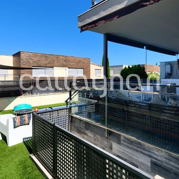 4 bedroom luxury Semidetached House for rent in Chiva, Valencia - Photo 1