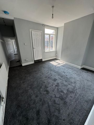 Newly refurbished 3 bed property - 14 Scarsdale Street - Photo 5