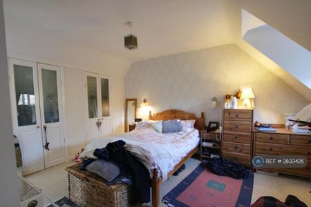 2 bedroom semi-detached house to rent - Photo 3