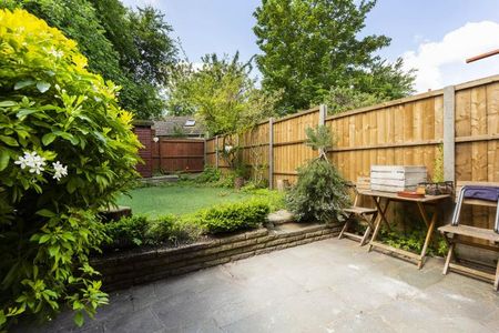 Newly refurbished 5 bedroom house located near Muswell Golf Club - Photo 5
