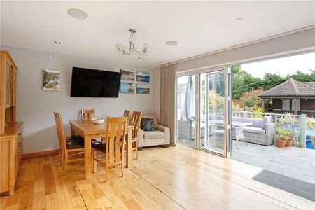 4 bedroom semi-detached house to rent - Photo 5