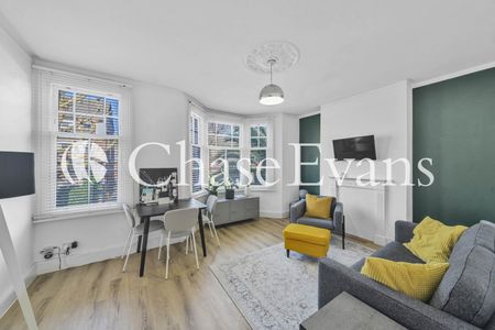 3 bedroom apartment to rent - Photo 2