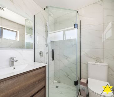 Modern Fully Furnished Family Home in Te Atatu South - Photo 5